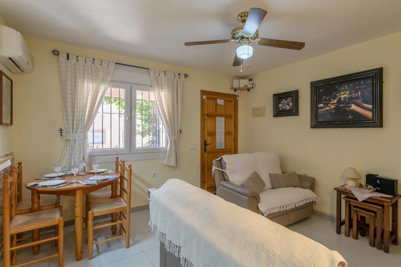 Heads 2 Holiday Homes Apartment Villamartin  Exteriör bild