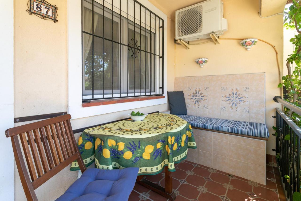 Heads 2 Holiday Homes Apartment Villamartin  Exteriör bild